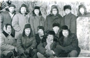 在哈尔滨冰下增氧越冬鉴定会参观越冬池后合影